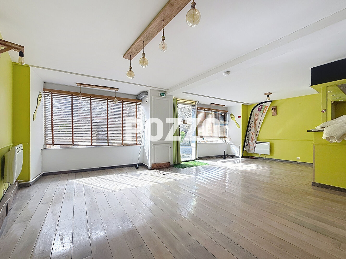Photo Immeuble mixte avec local commercial + 2 appartements en duplex ? Opportunité rare ! image 2/6