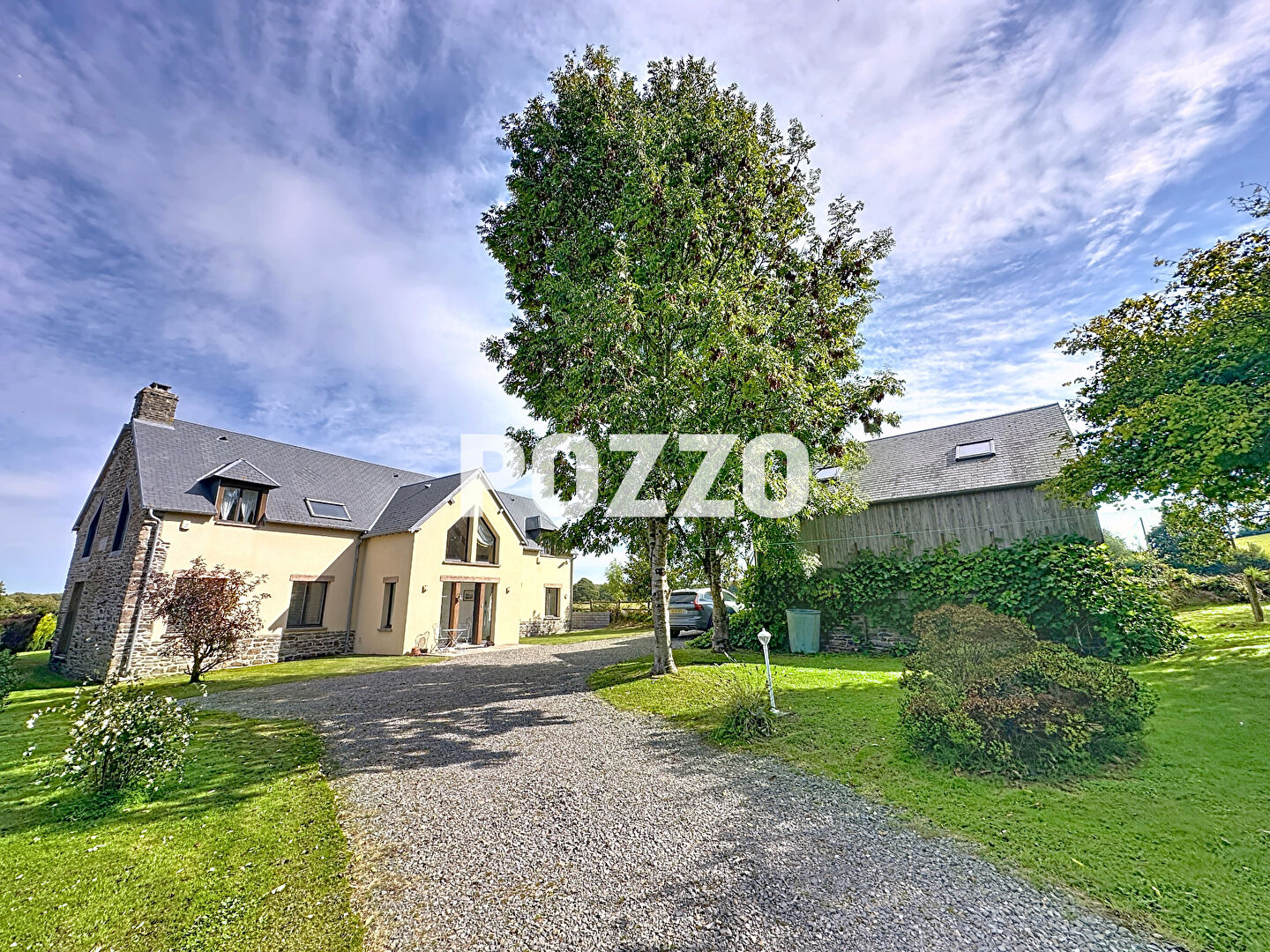 Photo A Vendre - Reffuveille - Maison 7 pièce(s) 197 m² - Grand garage - Vue dégagée, au calme - Aucun travaux image 1/6