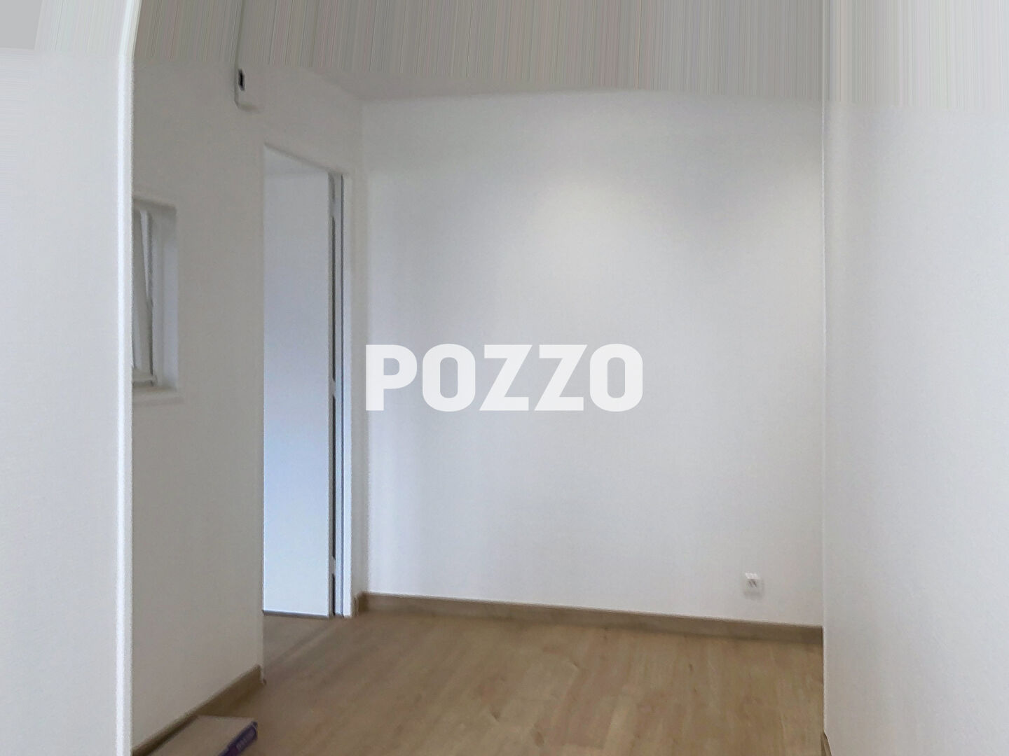 Photo Local d'activité à usage de bureaux Saint Lo 60 m2 image 2/5