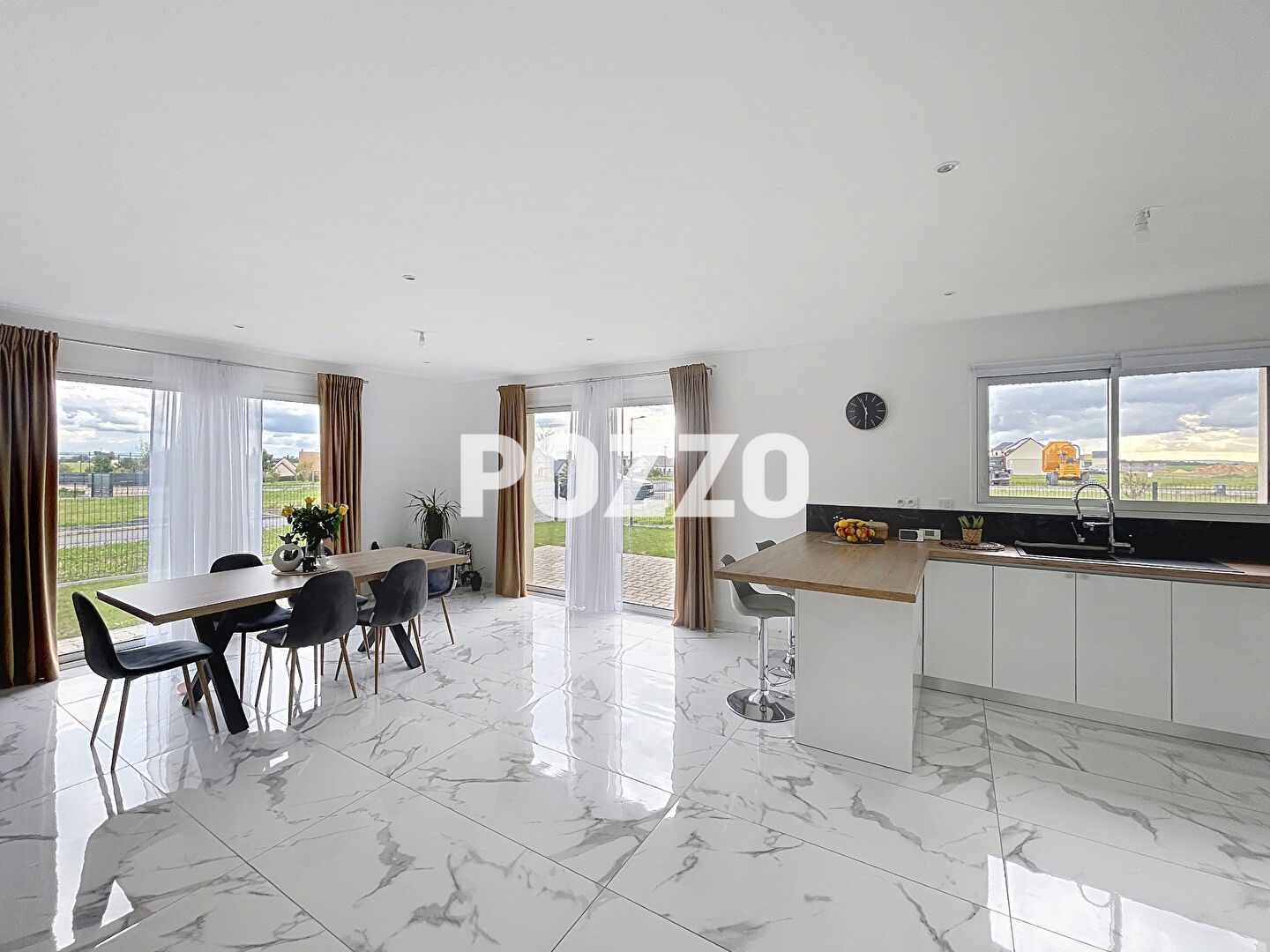 Photo Maison individuelle Caen Sud-Ouest - 6 pièces - 3 chambres - Garage - Terrain de 372 m² image 2/6