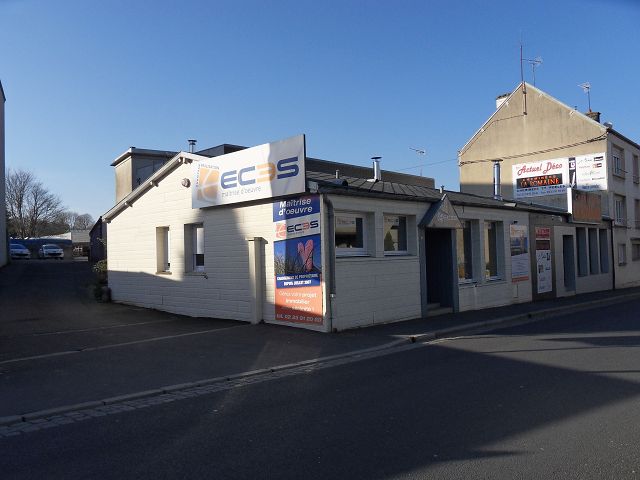 Local commercial Villedieu Les Poeles 6 pièce(s) 118 m²