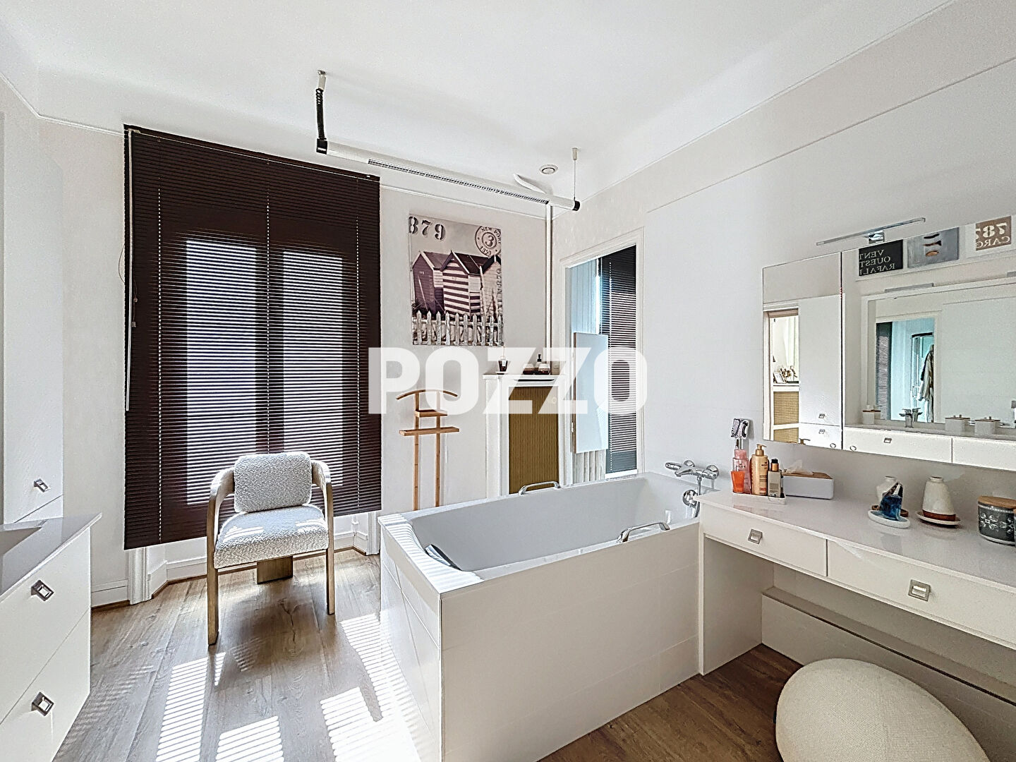 Photo A VENDRE MAISON DE 10 PIECES (225 m2) A VIRE-NORMANDIE (14) image 6/6