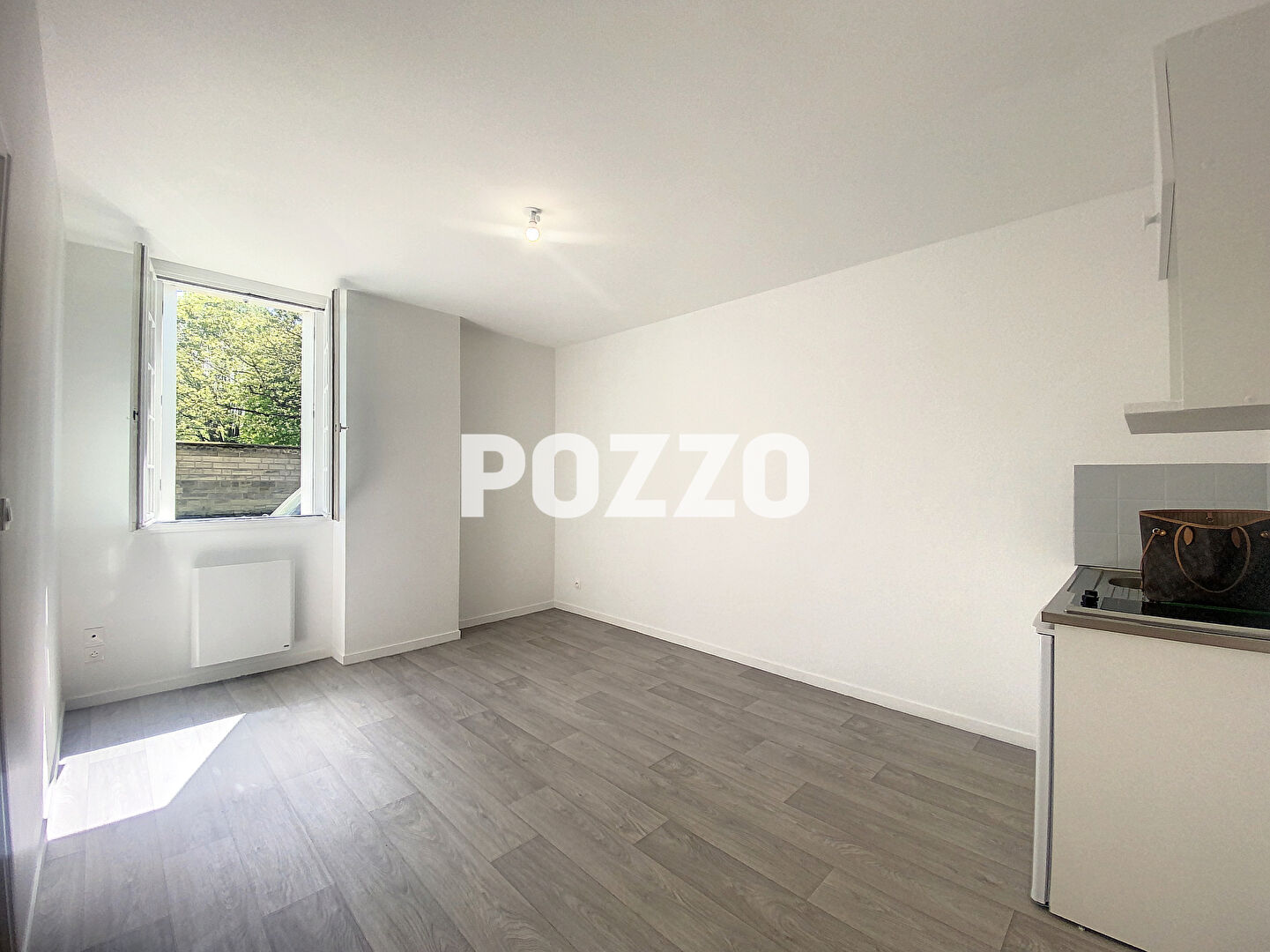 LOCATION d'un appartement 2 pièces (28 m²) à CAEN
