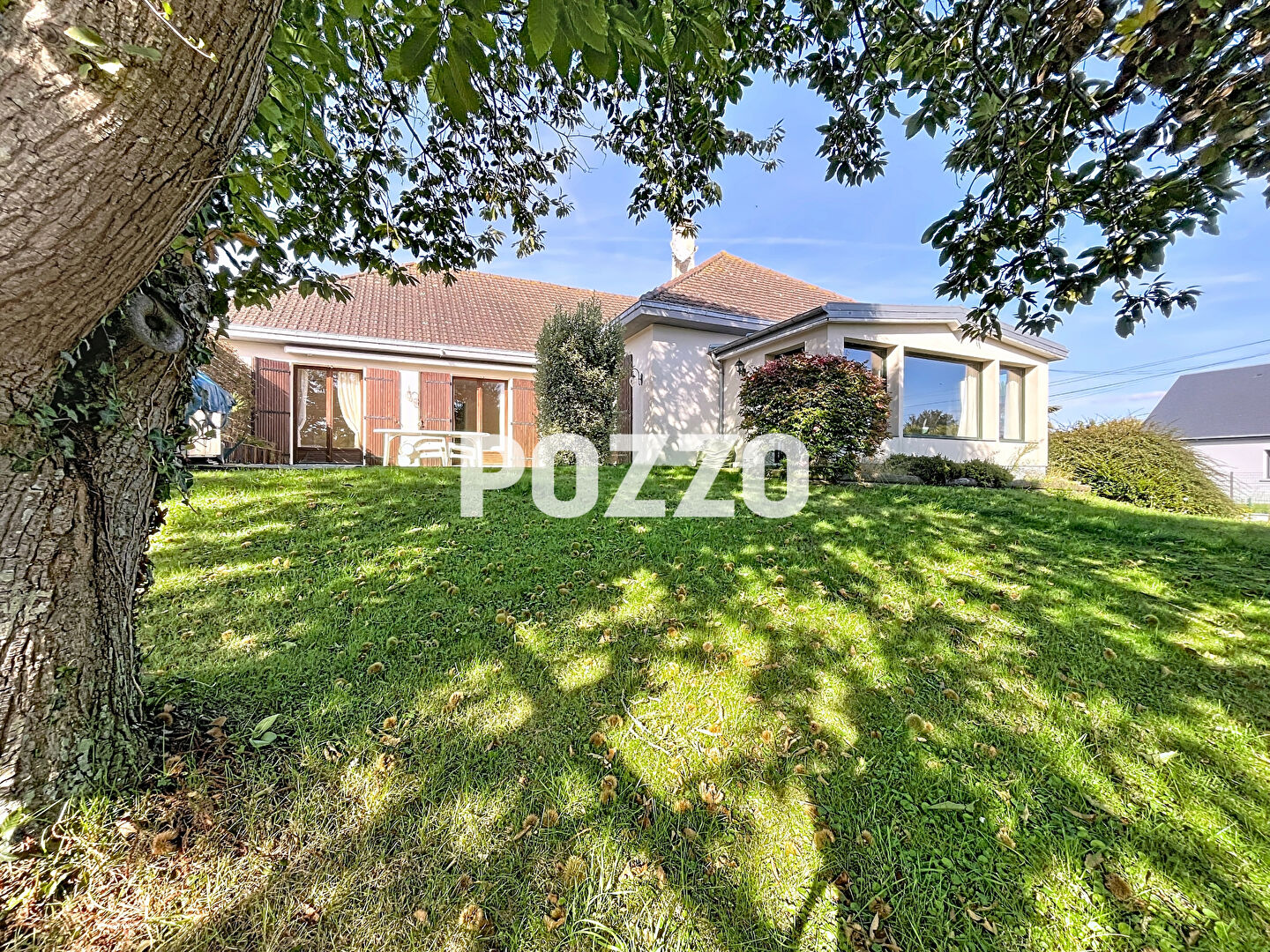 VENTE d'une maison F9 (290 m²) à LINGREVILLE