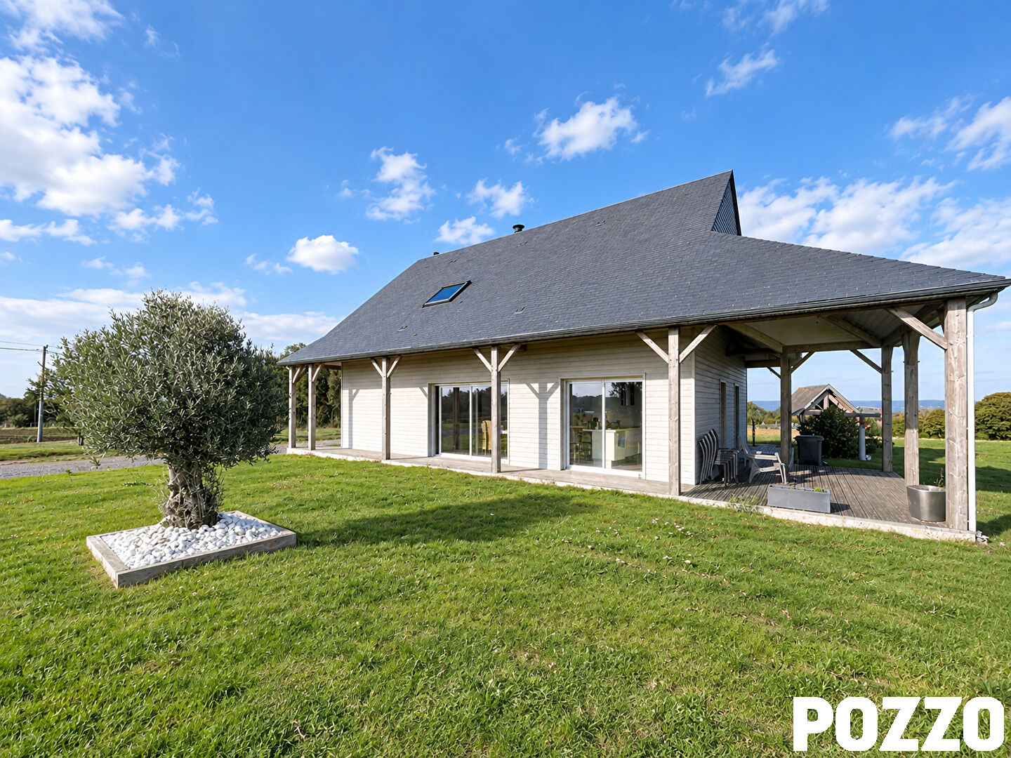 Agence immobilière de 
 Agence Pozzo-immobilier - Pozzo immobilier St Hilaire du Harcouët 
