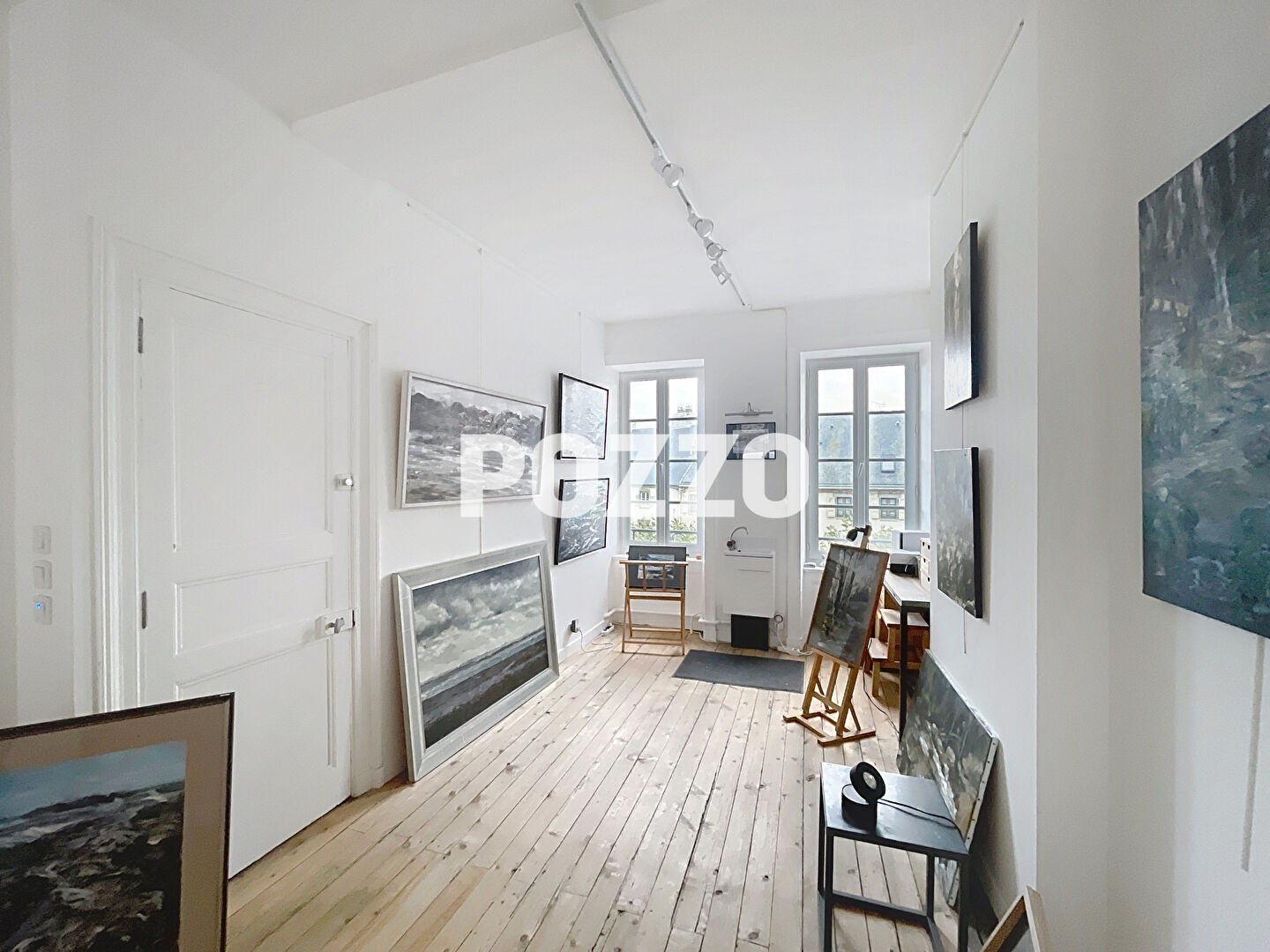 Photo Local commercial Granville 27 m2 image 2/2