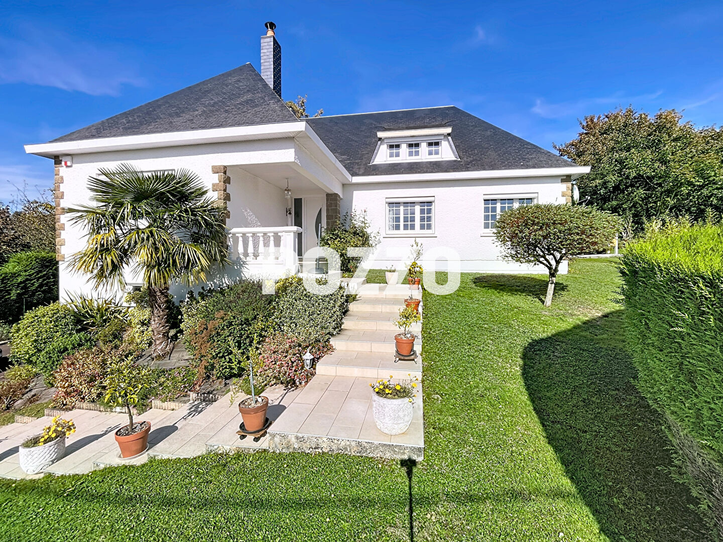 À VENDRE MAISON FAMILIALE DE 6 PIECES SITUEE A 1,3 km DU CENTRE-VILLE DE VIRE-NORMANDIE (14)