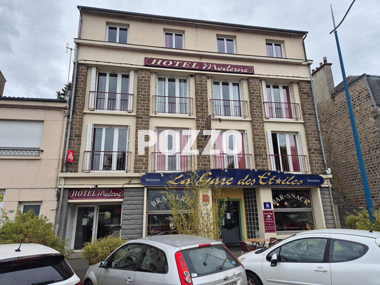 VIRE IMMEUBLE MURS COMMERCIAUX D UN HOTEL BAR RESTAURANT