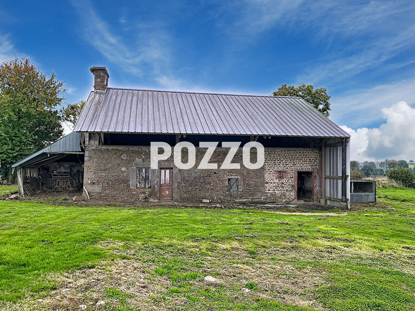 Photo A VENDRE, ENSEMBLE IMMOBILIER à VIRE NORMANDIE (14) image 2/6