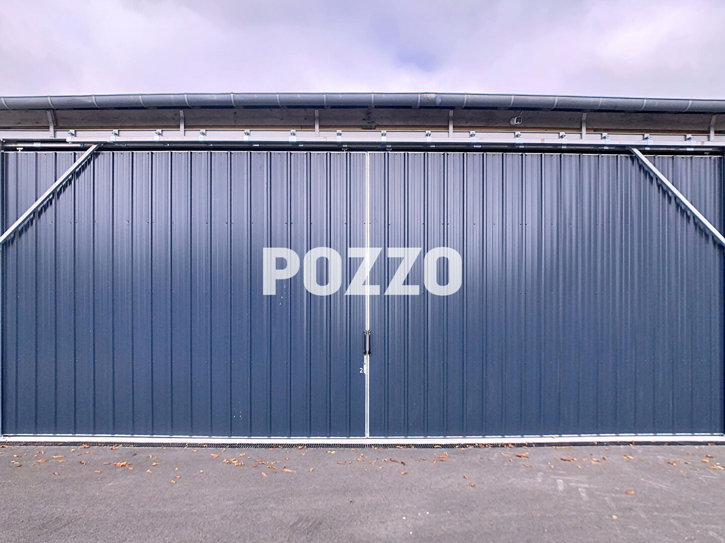 A LOUER - Box de stockage - 80m2 - Beauvoir