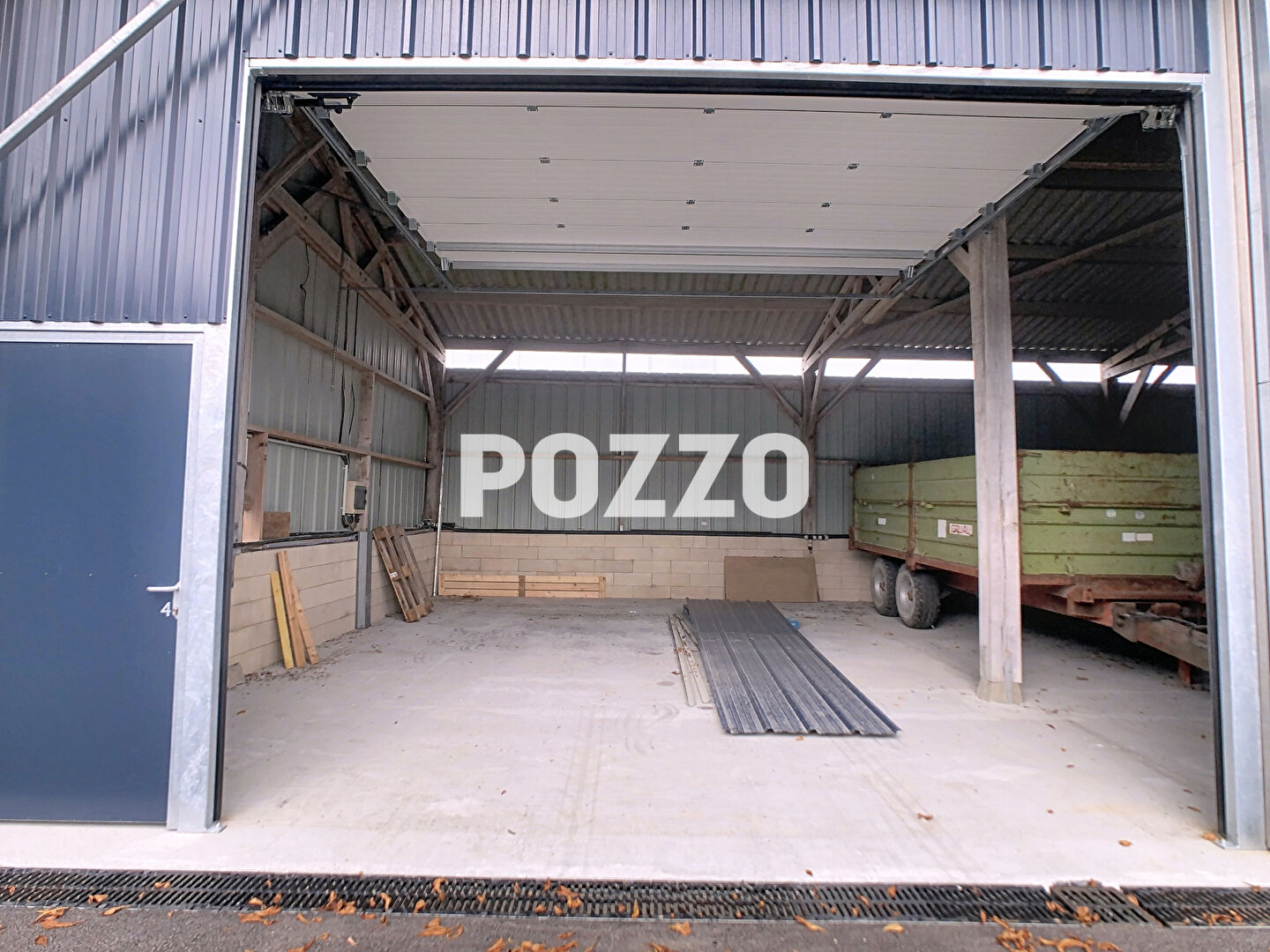 Photo A LOUER - Box de stockage - 36m2 - Beauvoir image 2/4