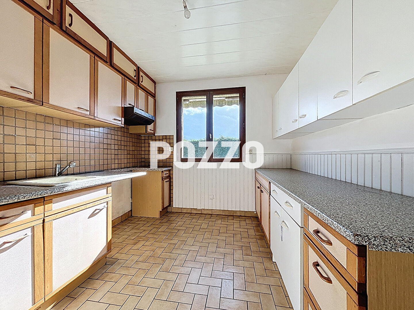 Photo A VENDRE. ST AMAND. MAISON AVEC VIE DE PLAIN-PIED. BEAU JARDIN DE 2000M² ENV. image 5/6