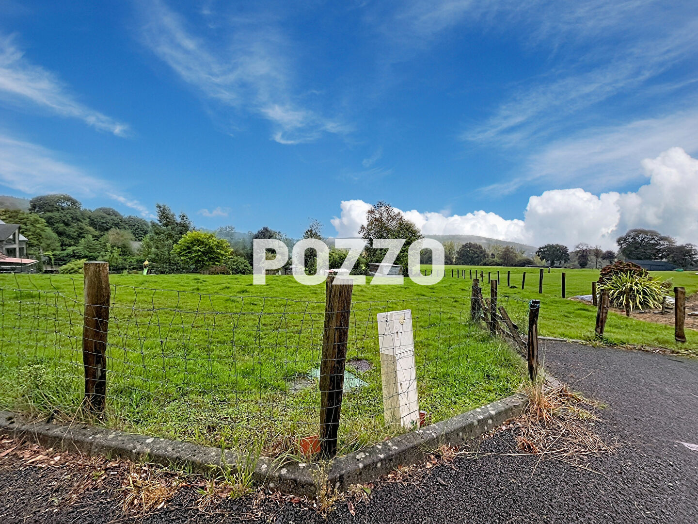 Photo TERRAIN VIABILISE SAINT POIS image 1/2