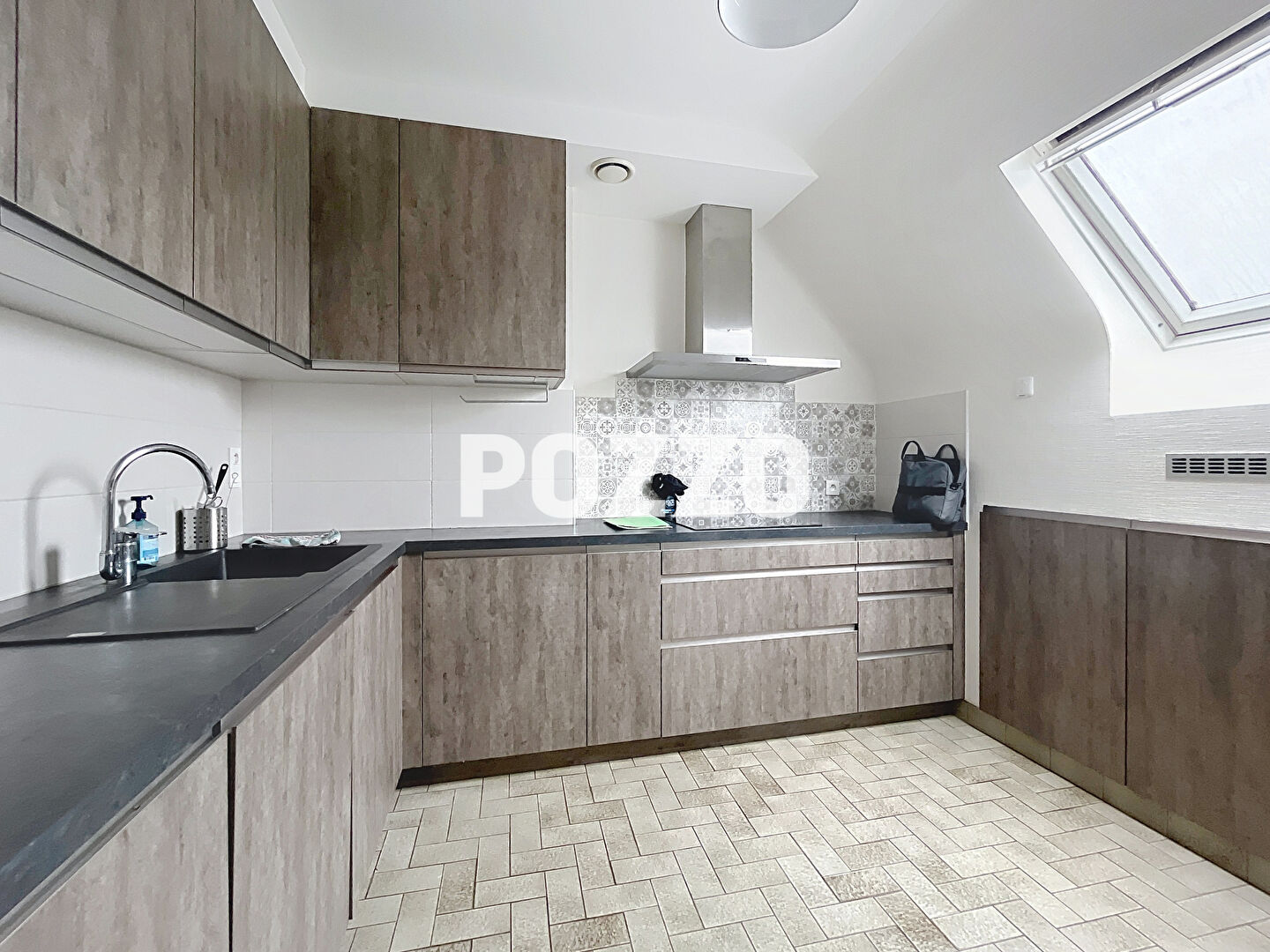 A VENDRE. F5 103 .05 M2 LOI CARREZ. PLEIN CENTRE DE SAINT-LÔ SANS CHARGES ALLUR.