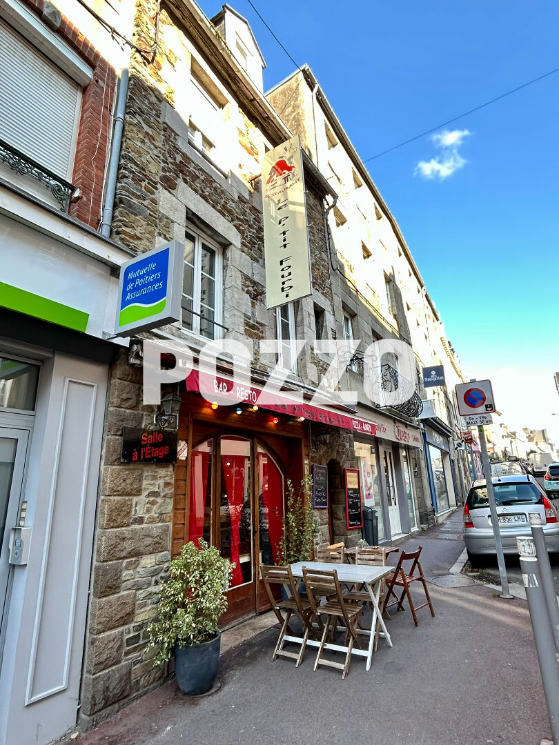 Immeuble complet à louer sans droit d'entré, restauration possible.