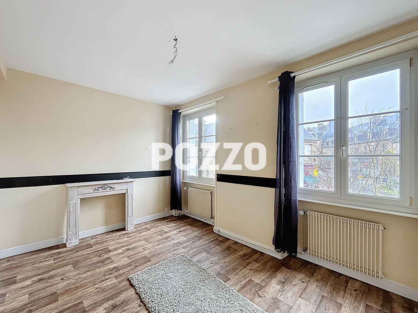 Photo A VENDRE IMMEUBLE SUR 2 NIVEAUX (122M²) A SOURDEVAL (50) image 6/6