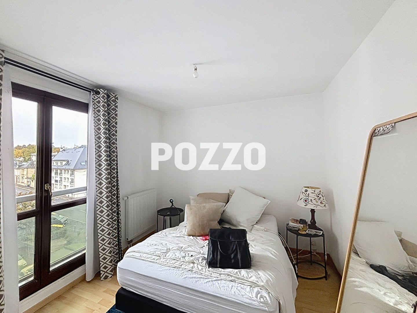 Photo APPARTEMENT T2 MEUBLE - PROCHE DU PORT A CAEN image 4/6