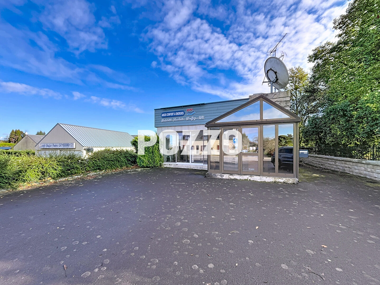 Photo A VENDRE  Ensemble Immobilier à Les Loges Marchis 4 pièce(s) 100 m2 image 1/6