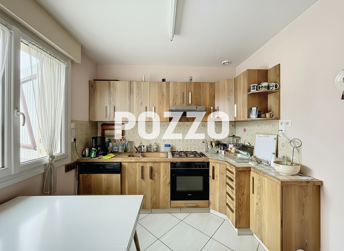 Photo A VENDRE - Charmante maison 100m² au coeur de Saint Hilaire Du Harcouet image 6/6