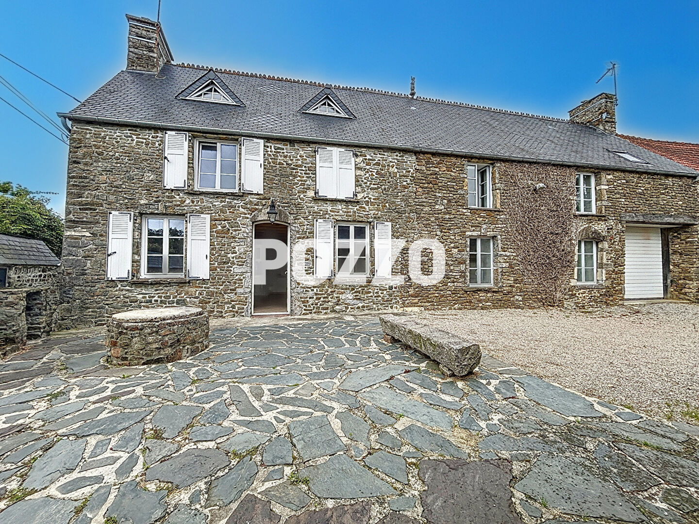Photo Vente d'une maison  à PORT BAIL SUR MER - En pierres - Beaux volumes - 6 chambres image 1/6