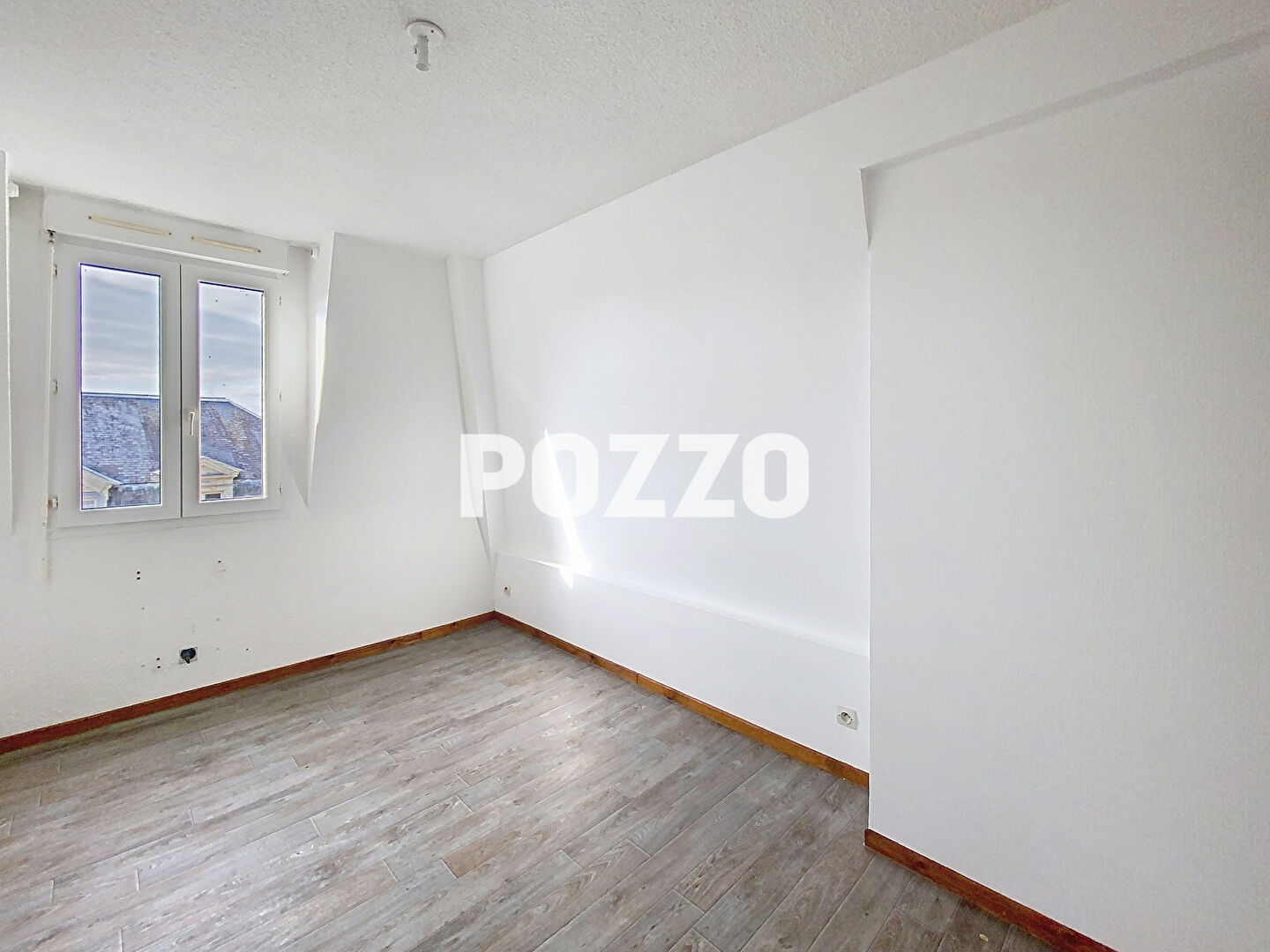 Photo Appartement F2 (35 m²) en location à VIRE image 3/4