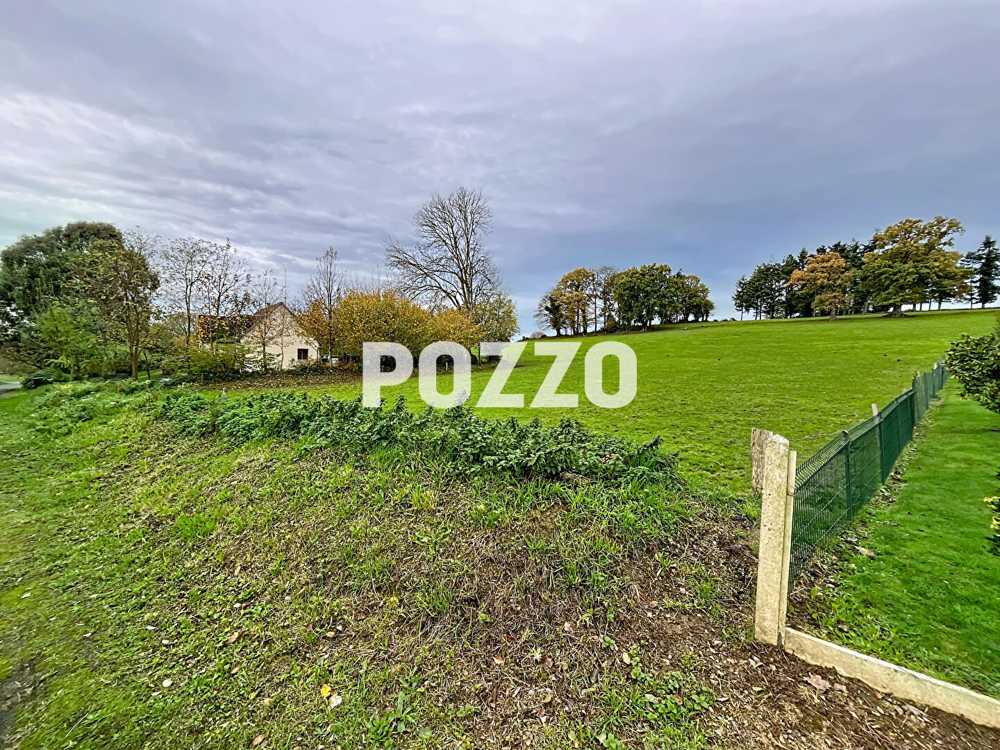 Photo TERRAIN CONSTRUCTIBLE LA CHAISE BAUDOUIN image 1/2