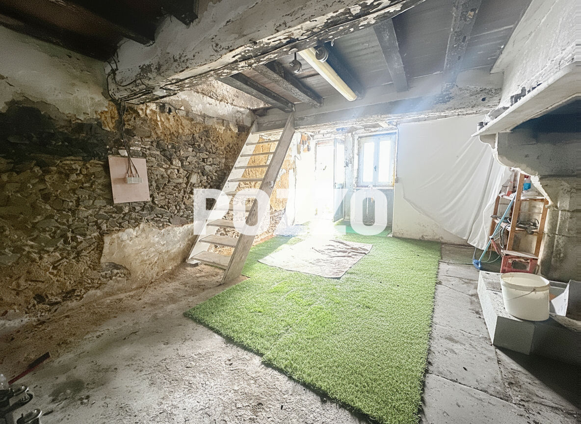 Photo A Vendre - Maison en pierres 60 m² - Puits, terrain - ISIGNY LE BUAT image 3/6