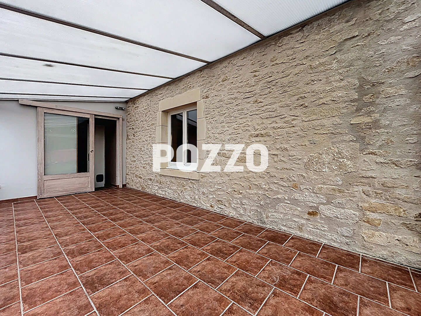 Photo Maison en pierres avec dépendances à finir de rénover image 4/6