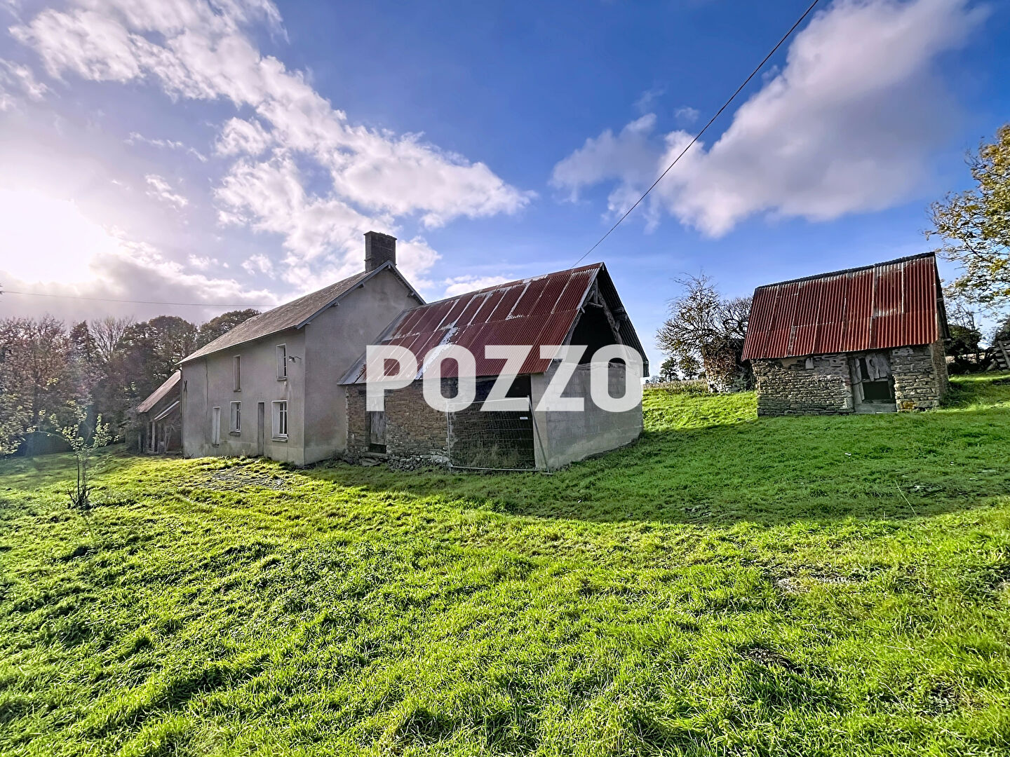 A VENDRE. GUILBERVILLE. A RENOVER ENTIEREMENT. 5000M² DE TERRAIN ENV + DEPENDANCES