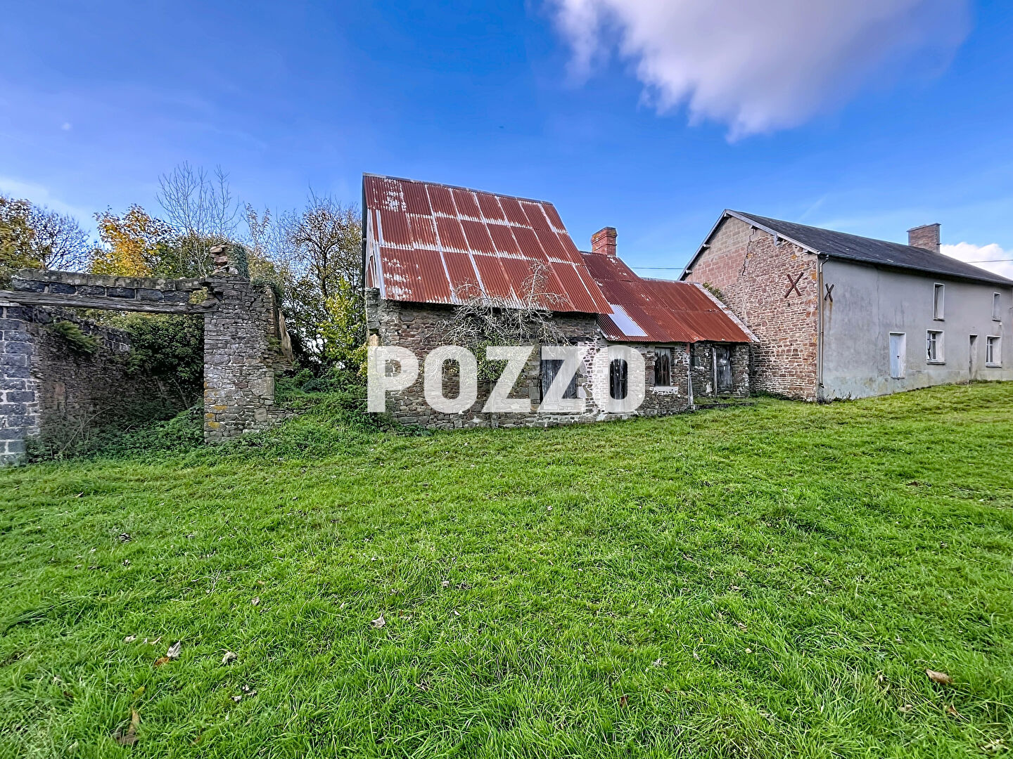 Photo A VENDRE. GUILBERVILLE. A RENOVER ENTIEREMENT. 5000M² DE TERRAIN ENV + DEPENDANCES image 2/6