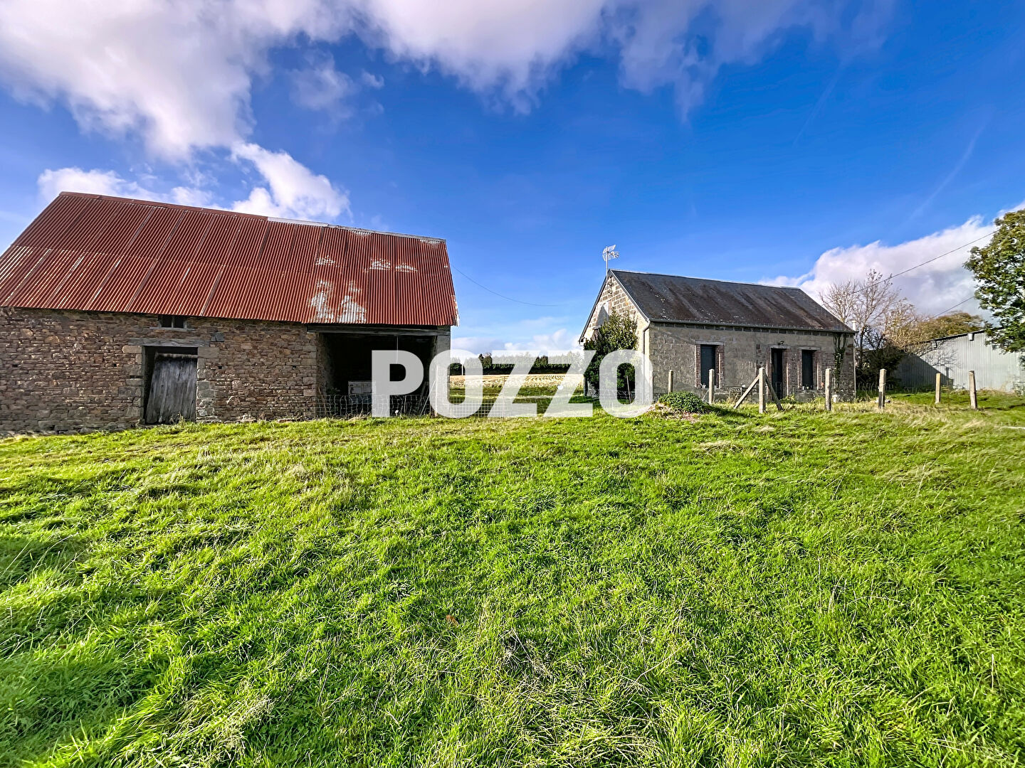 Photo A VENDRE. MAISON SANS TRVAUX. JARDIN 2000M². POTENTIEL 2 CHB. image 2/6