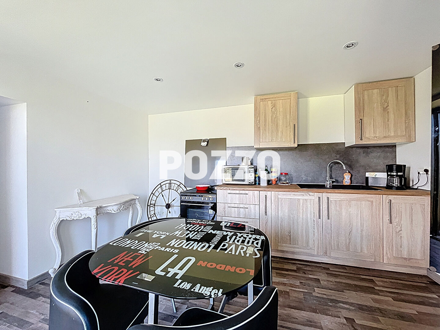 Photo A VENDRE. MAISON SANS TRVAUX. JARDIN 2000M². POTENTIEL 2 CHB. image 4/6