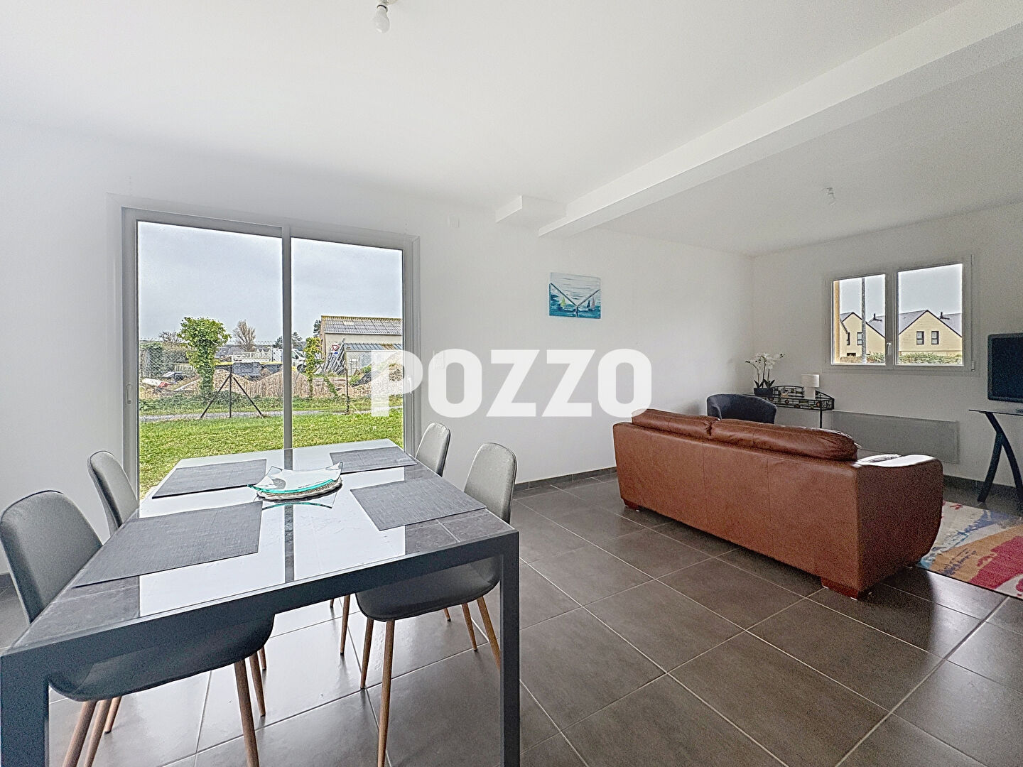 Photo MAISON A LOUER MEUBLEE DE TYPE F5 SUR SIOUVILLE AVEC GARAGE ET JARDIN A 150M DE LA MER image 4/6