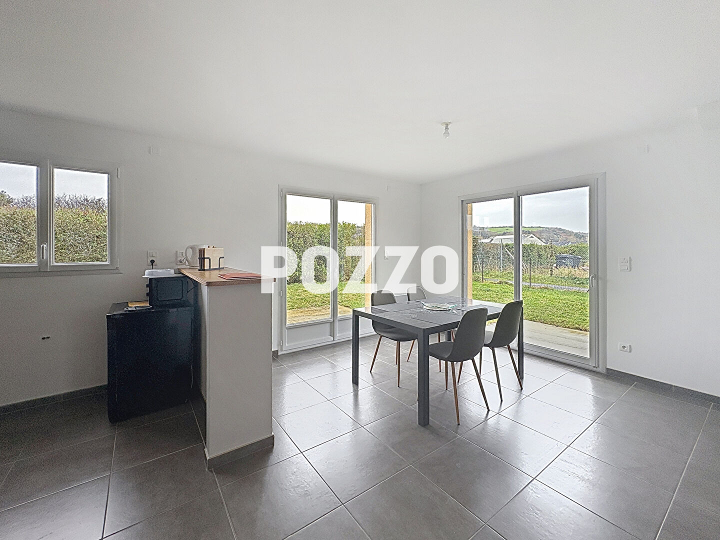 Photo MAISON A LOUER MEUBLEE DE TYPE F5 SUR SIOUVILLE AVEC GARAGE ET JARDIN A 150M DE LA MER image 5/6