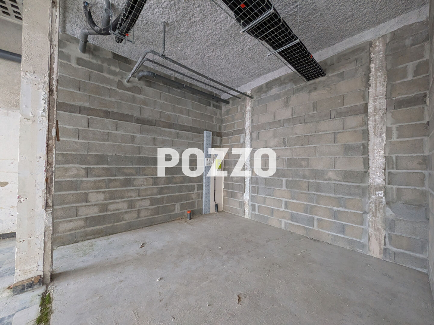 Photo Local à aménager - Axe passant VIRE NORMANDIE image 4/6