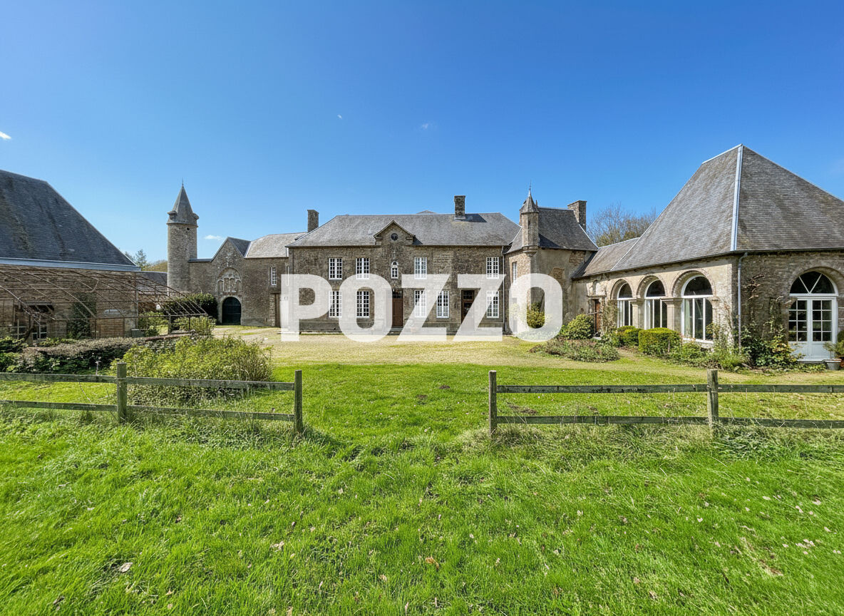 Photo Manoir de charme 510m² à réinventer, à deux pas du Mont-Saint-Michel image 1/6