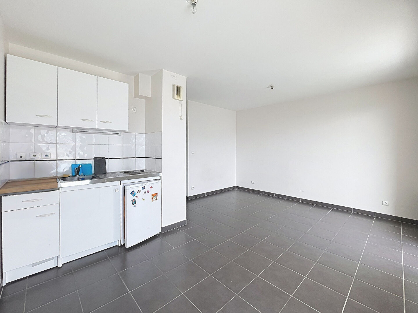 Photo A LOUER : STUDIO - 25 m² - BALCON - BOULEVARD GEORGES POMPIDOU image 3/6