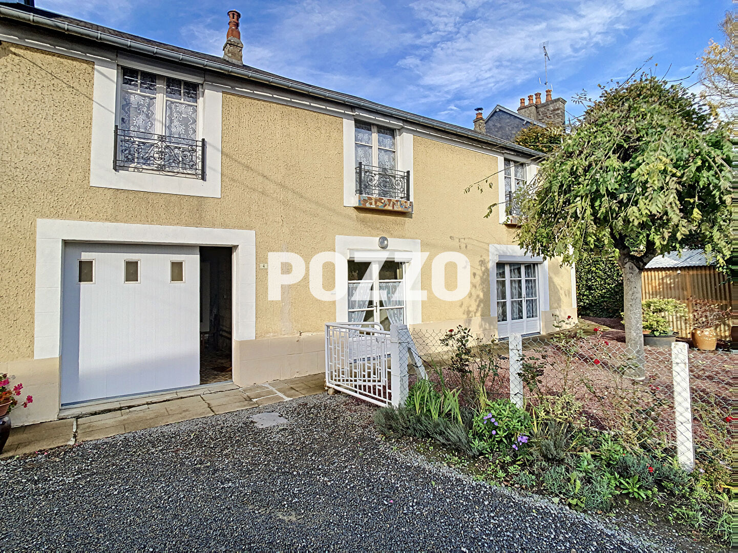 Agence immobilière de 
 Agence Pozzo-immobilier - Pozzo immobilier St Hilaire du Harcouët 
