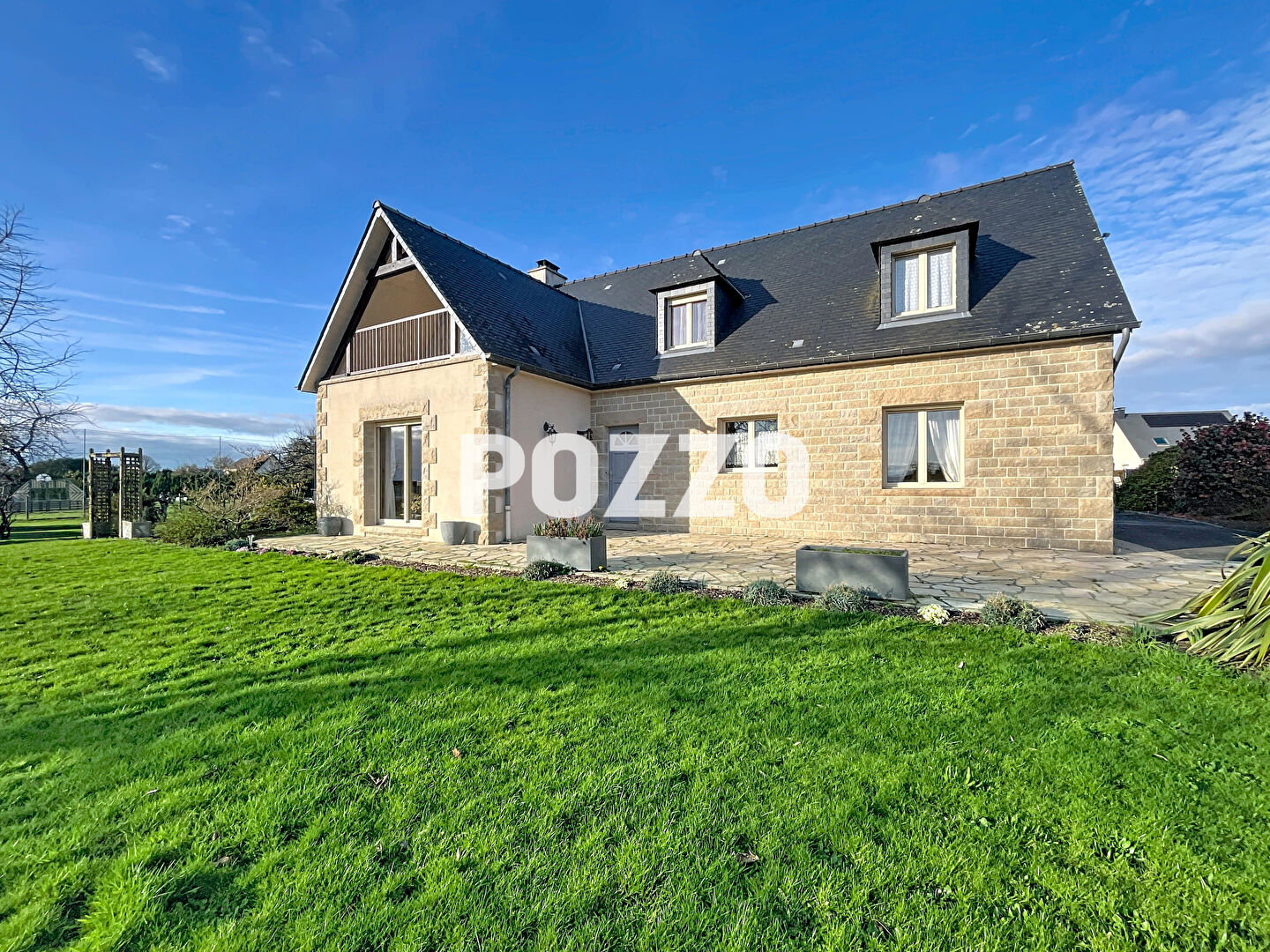 Agence immobilière de 
 Agence Pozzo-immobilier - Pozzo immobilier St Hilaire du Harcouët 
