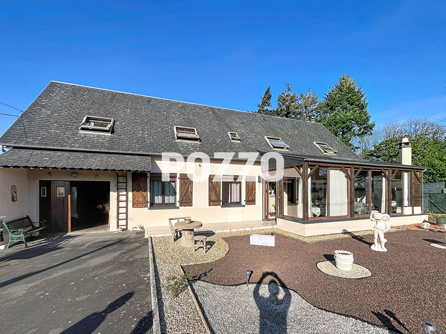 Agence immobilière de 
 Agence Pozzo-immobilier - Pozzo immobilier St Hilaire du Harcouët 
