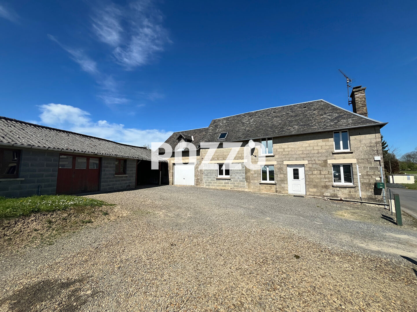 Agence immobilière de 
 Agence Pozzo-immobilier - Pozzo immobilier St Hilaire du Harcouët 
