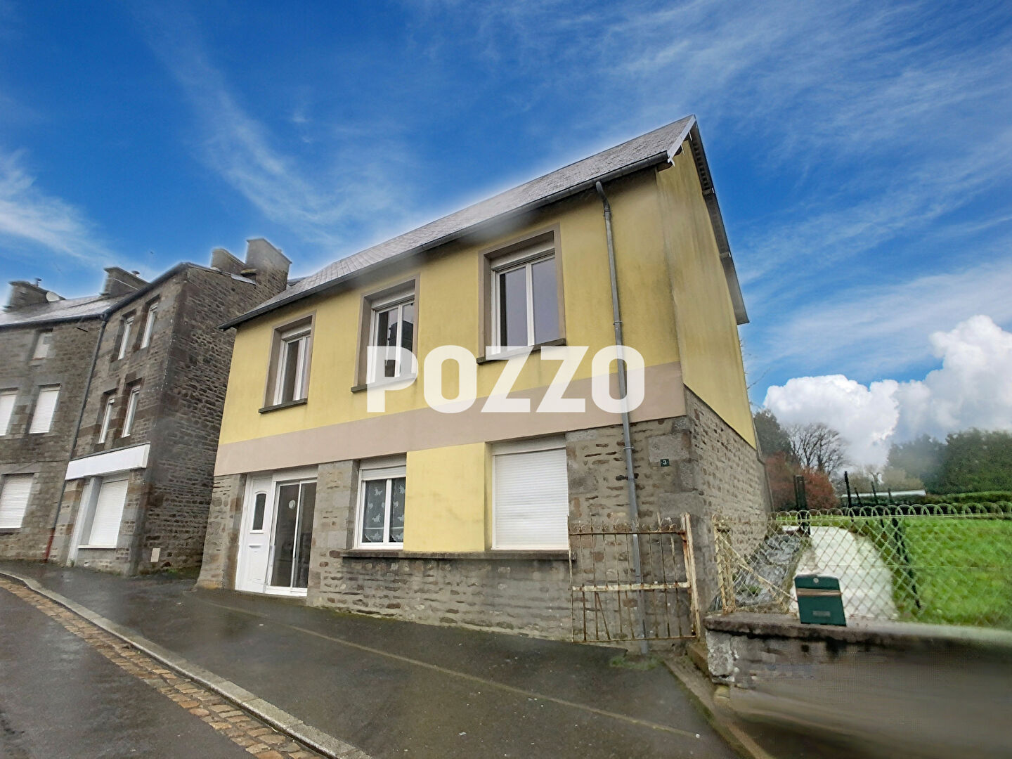 Agence immobilière de 
 Agence Pozzo-immobilier - Pozzo immobilier St Hilaire du Harcouët 
