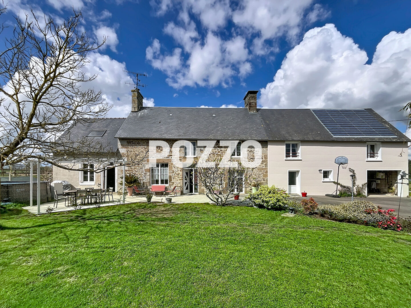 Agence immobilière de 
 Agence Pozzo-immobilier - Pozzo immobilier St Hilaire du Harcouët 
