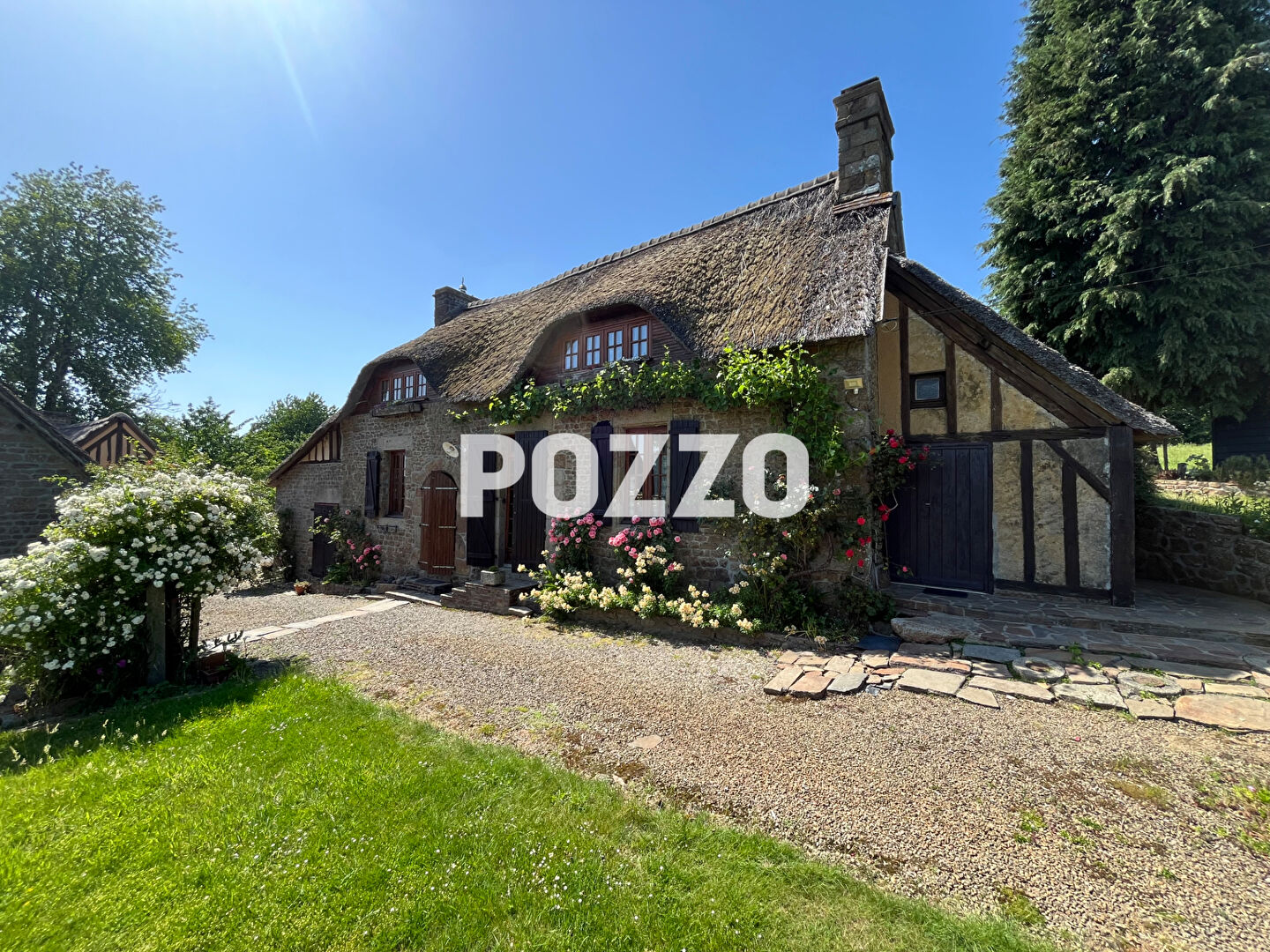 Agence immobilière de 
 Agence Pozzo-immobilier - Pozzo immobilier St Hilaire du Harcouët 
