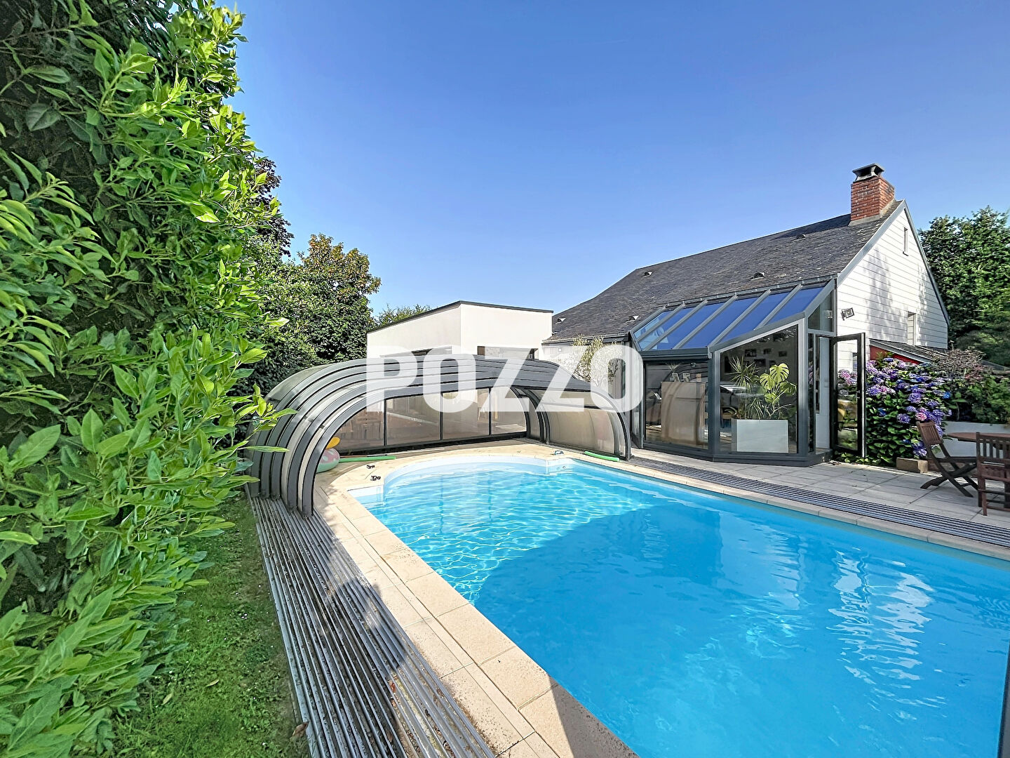 Baisse de prix - Maison proche Canisy -7 pièce(s) 162 m2 - 4 chambres -Piscine et garage double