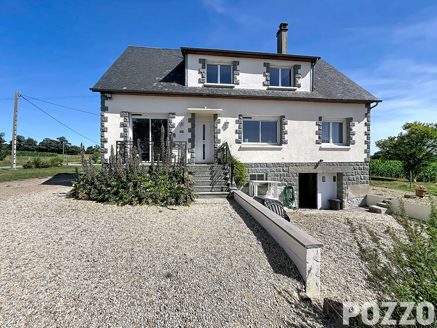 Agence immobilière de 
 Agence Pozzo-immobilier - Pozzo immobilier St Hilaire du Harcouët 
