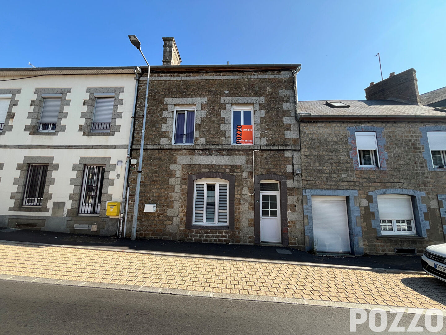 Agence immobilière de 
 Agence Pozzo-immobilier - Pozzo immobilier St Hilaire du Harcouët 
