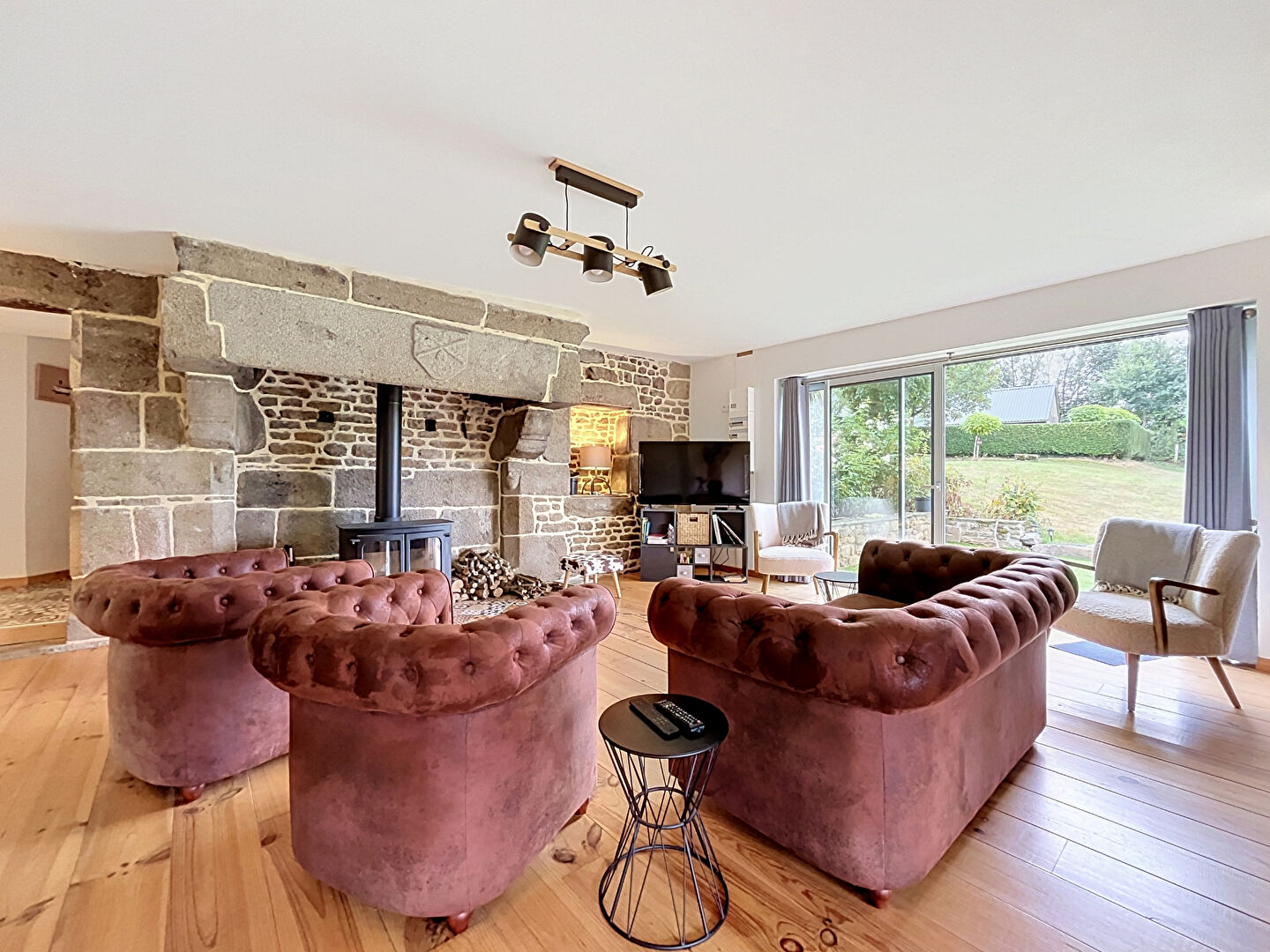 MAISON DE CAMPAGNE AU CALME DE 190M2