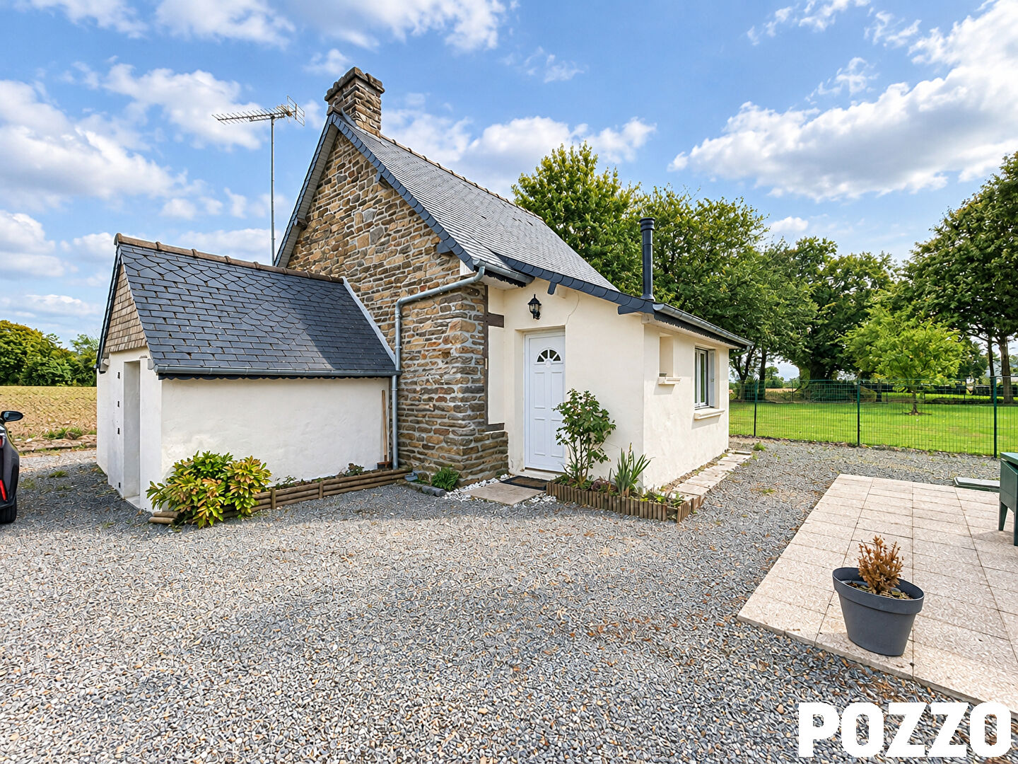 Agence immobilière de 
 Agence Pozzo-immobilier - Pozzo immobilier St Hilaire du Harcouët 
