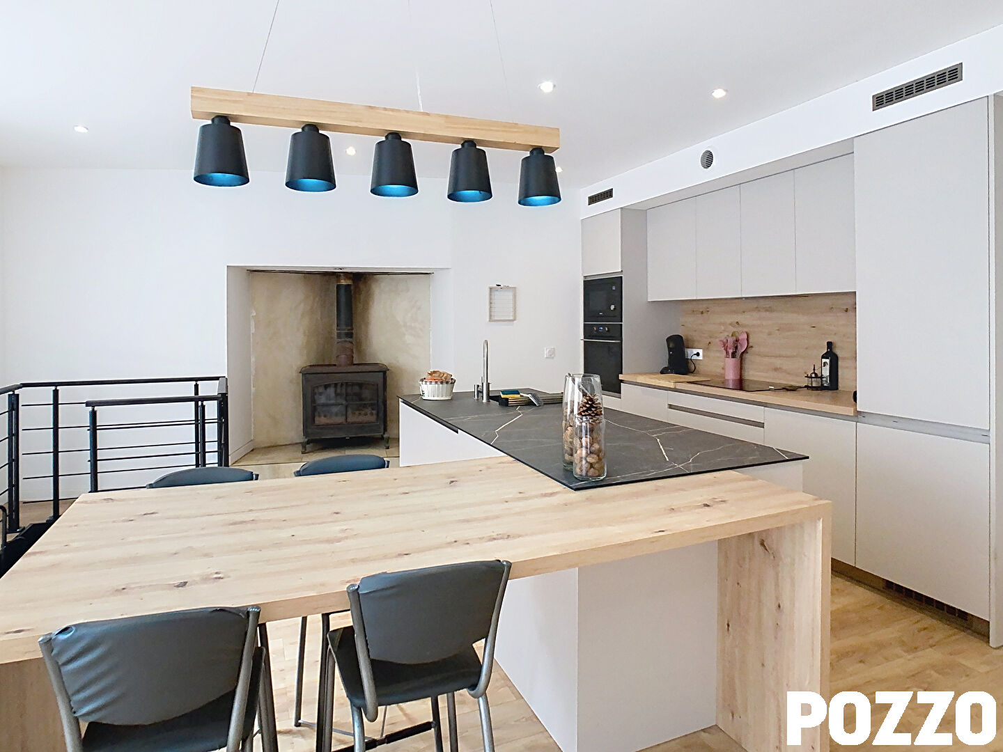 Agence immobilière de 
 Agence Pozzo-immobilier - Pozzo immobilier St Hilaire du Harcouët 
